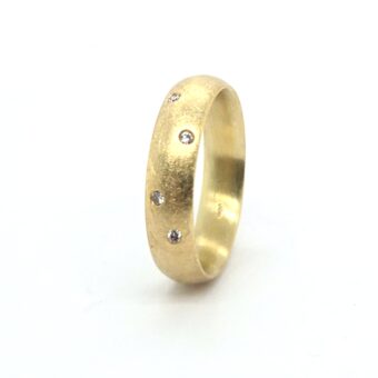 14K ring with diamonds