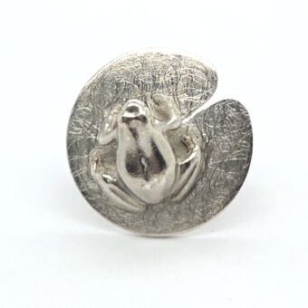 Frog ring