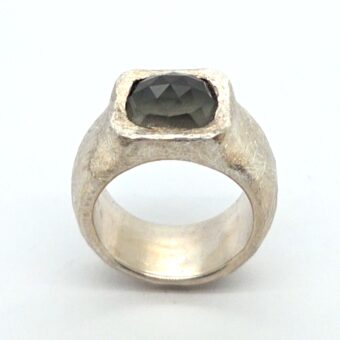 Raw silver ring 13 mm gray with moonstone