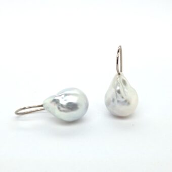 Light gray baroque South Sea pearl