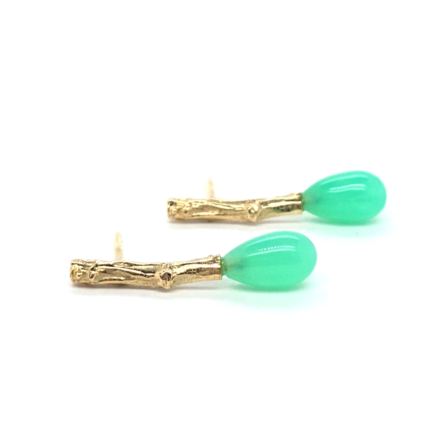 UN-0354_sgkj61su0r_2025-11-11-15-52-47 Twig earring 14krt with Chrysoprase