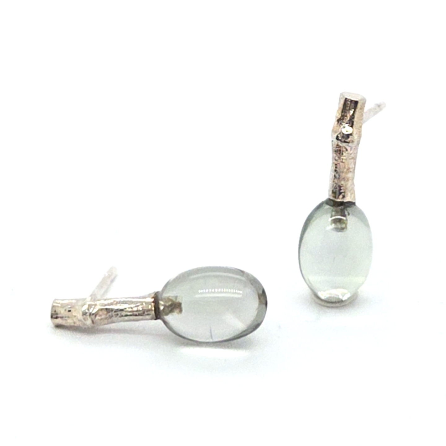 UN-0364_d2ken9zxx3u_2025-11-11-16-02-24 Takjes oorbellen Zilver behandeld Prasioliet